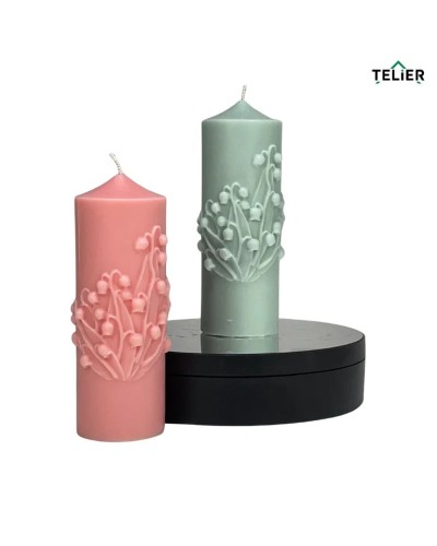 Set de lumânări handmade roz și verde, cu model floral de mărgăritar, realizate din ceară de soia naturală.