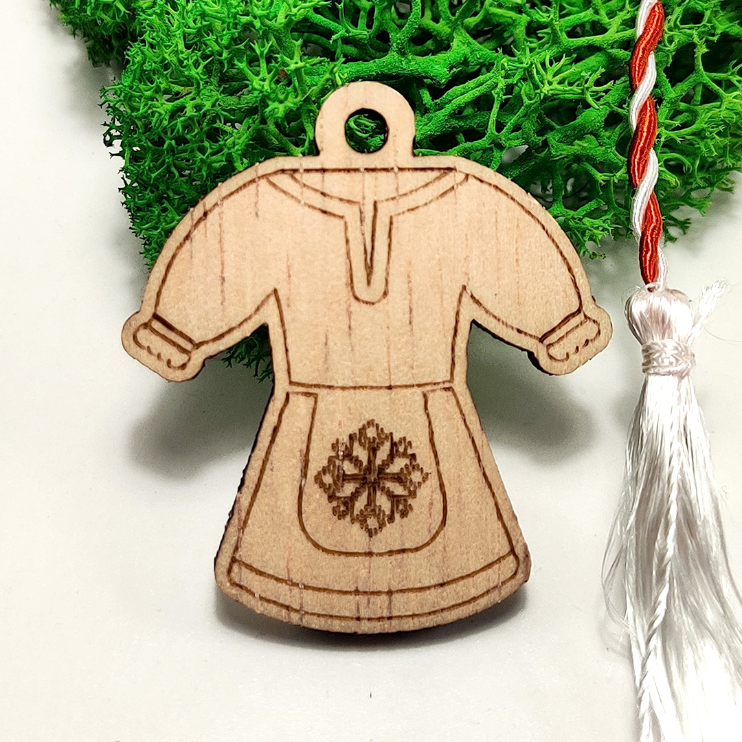 Martisor artizanal de lemn-Costum popular cu motive traditionale, cu brosa - imagine 3