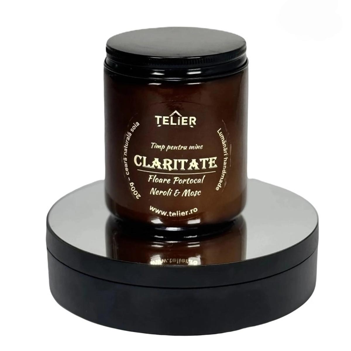 Lumânare parfumată Claritate, din ceară de soia, cu parfum fresh-floral, note de citrice, neroli, ylang-ylang, trandafir, mosc, vetiver și santal.